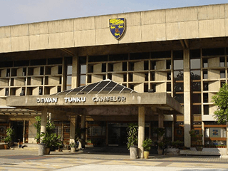 哈国立大学